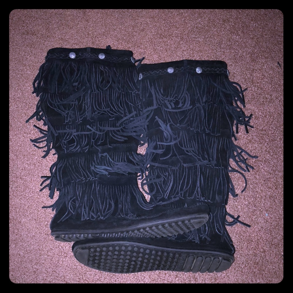 Minnetonka Fringe Moccasin Boots